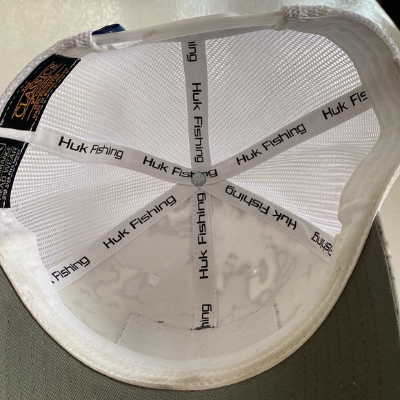 Huk Gray and White Snapback Hat with Camouflage Design - Picture 4 of 5